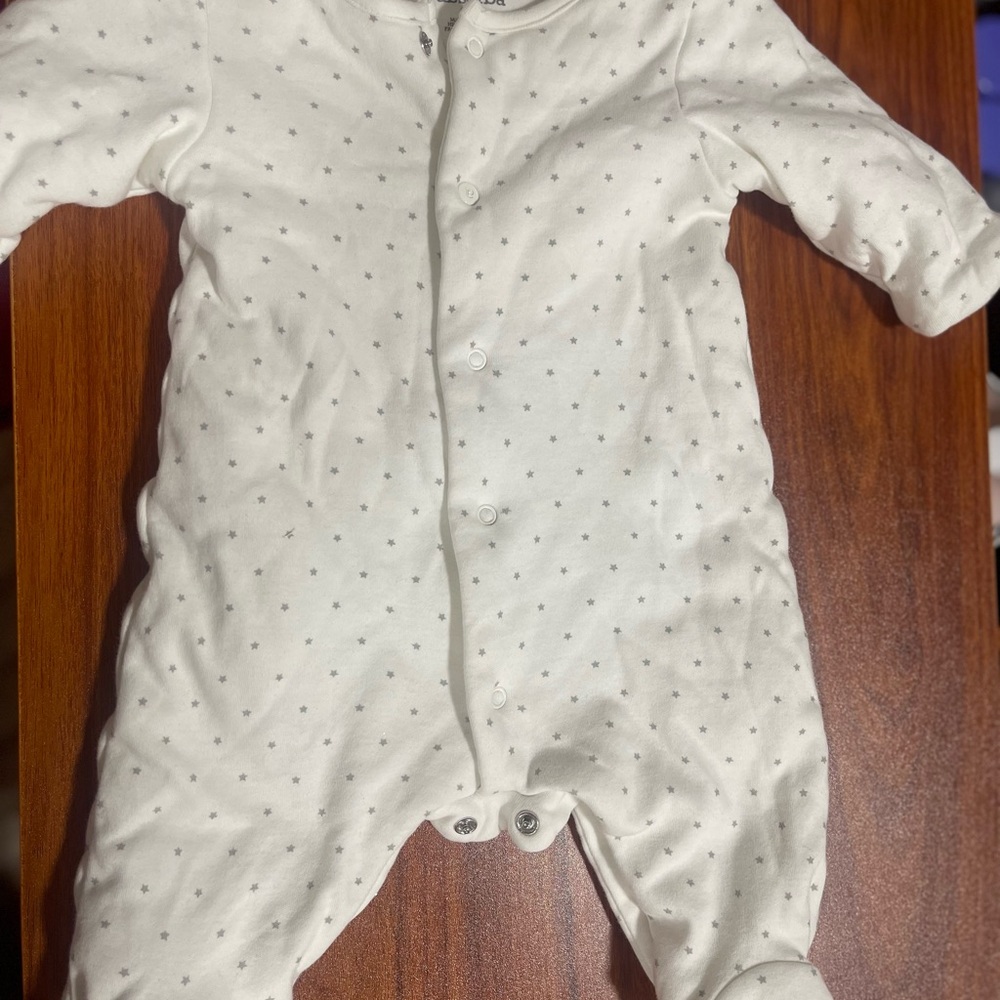 White One Piece Footie with Zipper and Long Sleeves